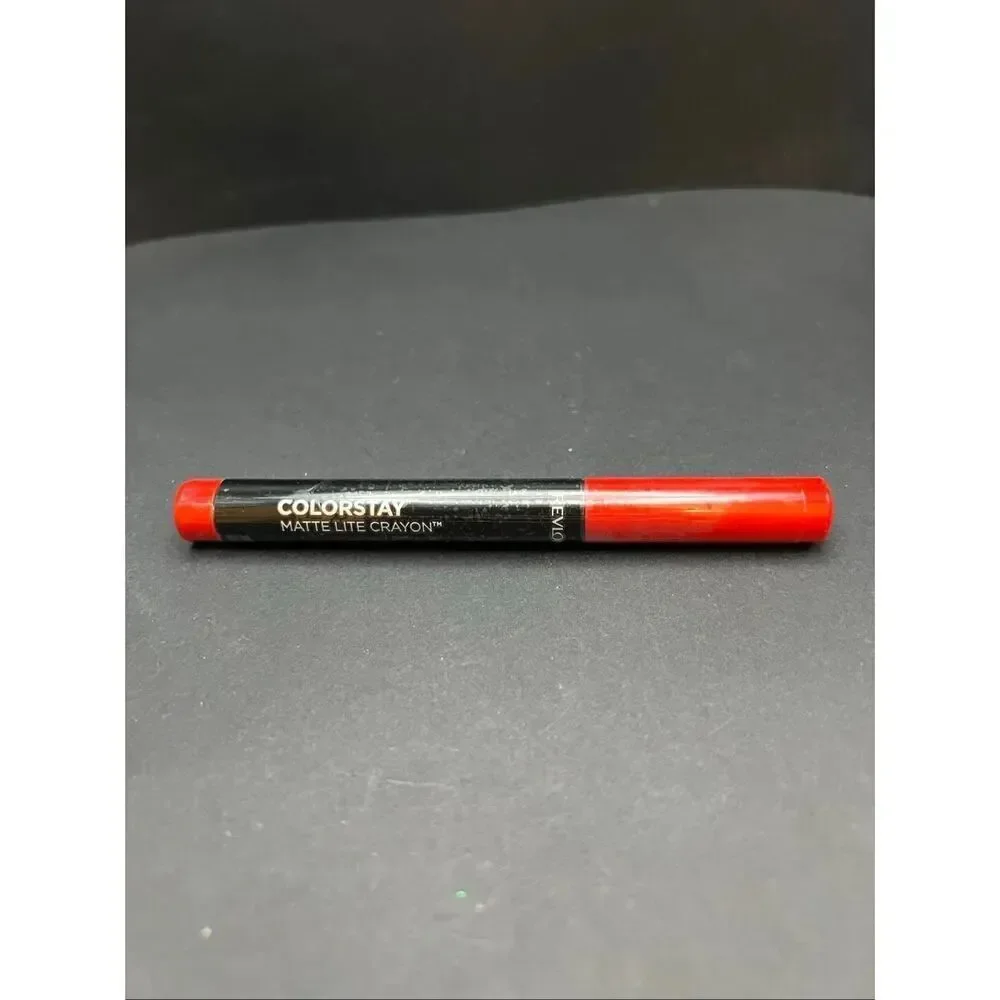 New Sealed Revlon Colorstay Matte Lite Crayon 009 Ruffled Feathers